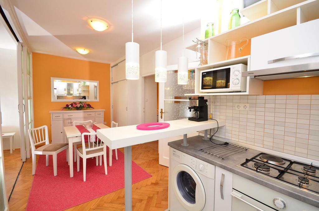 Apartment Cvetje Загреб Стая снимка